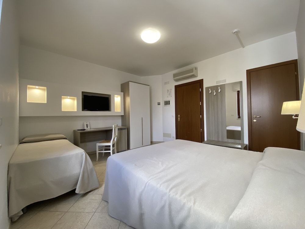 Comfort Triple Room