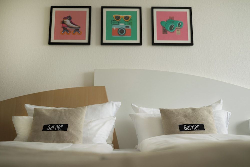 Garner Hotel Erlangen Süd by IHG Standard Room, 1 Queen Bed 3