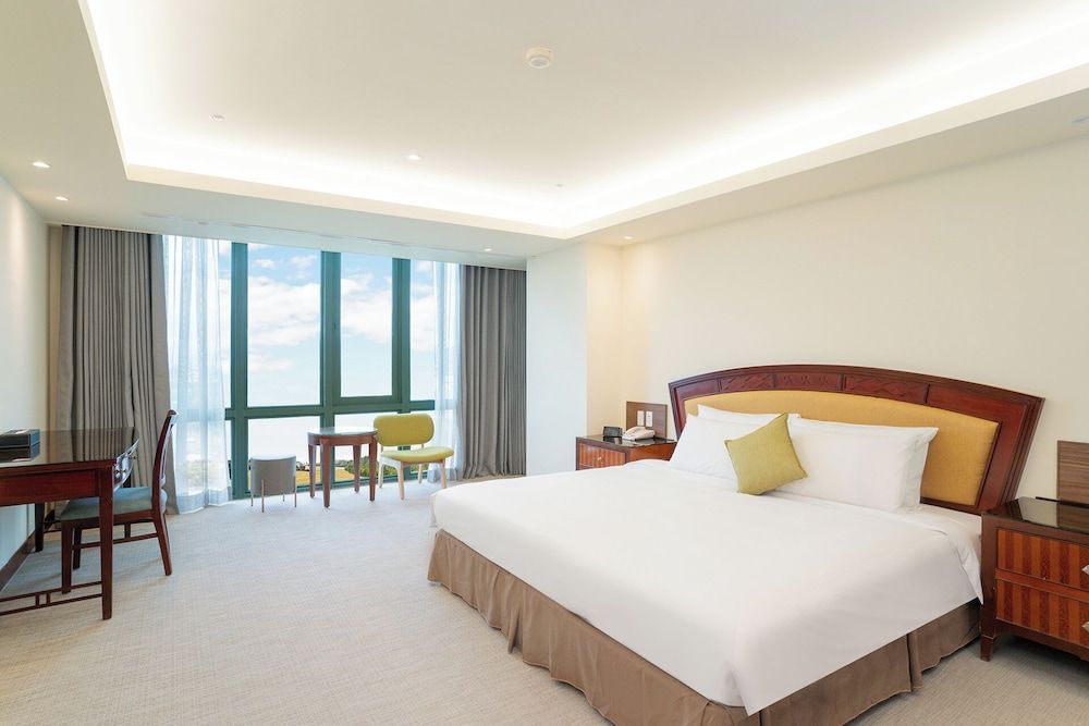 Deluxe Suite, 1 King Bed