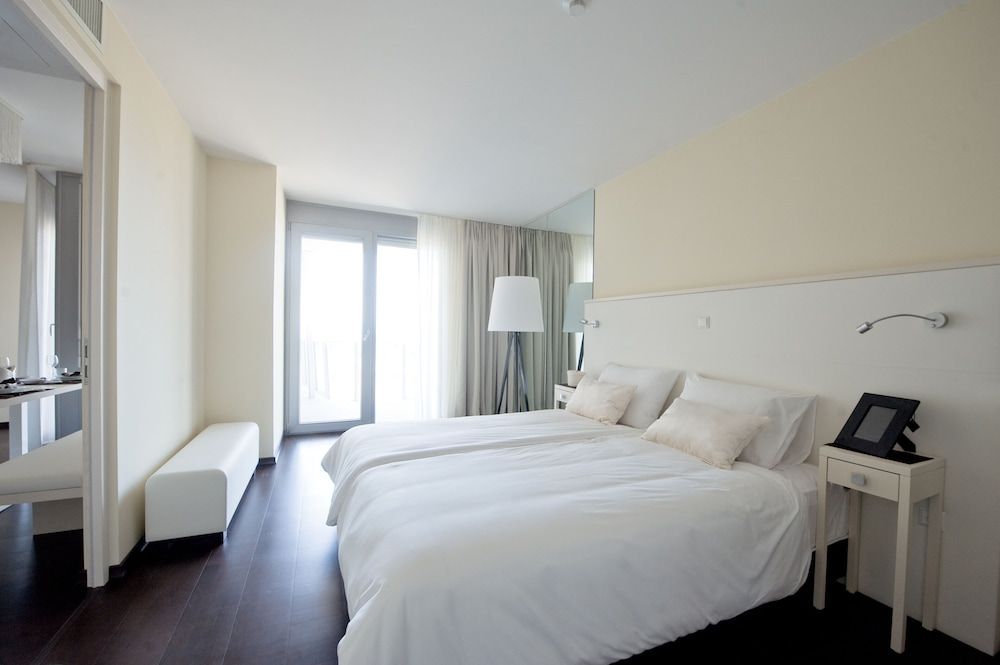 Falkensteiner Residences Senia Superior Apartment, 2 Bedrooms, Balcony, Partial Sea View 2