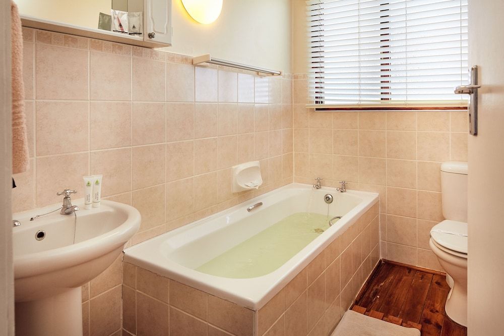 First Group Kowie River Chalets Chalet, 3 Bedrooms, Non Smoking 9