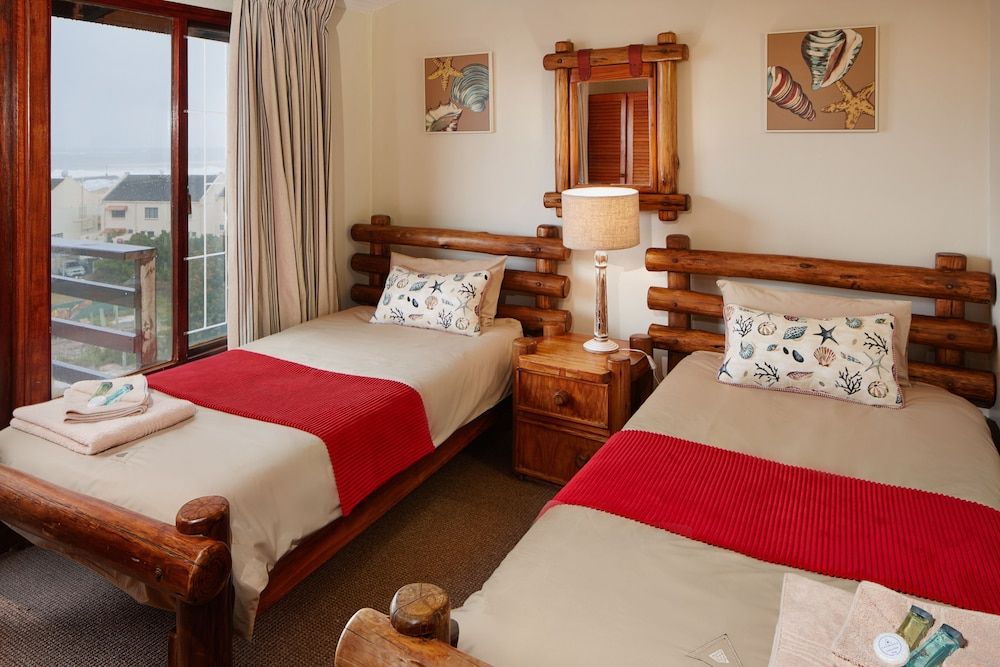 First Group Kowie River Chalets Chalet, 3 Bedrooms, Non Smoking 8