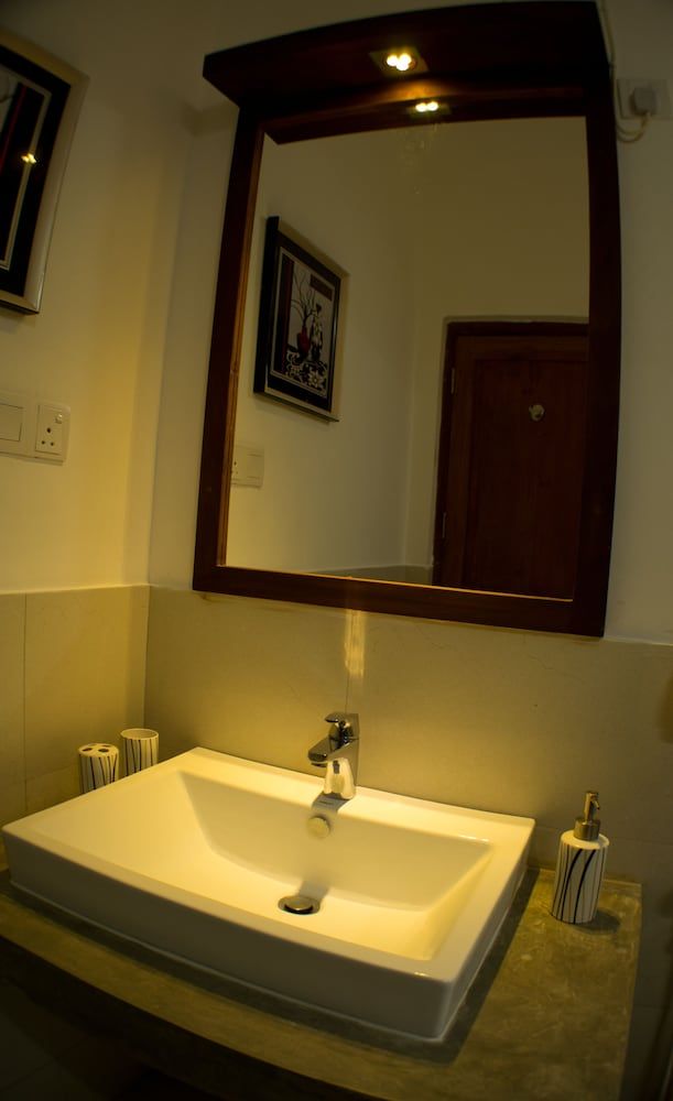 Hotel Alakamanda Deluxe Double Room 5