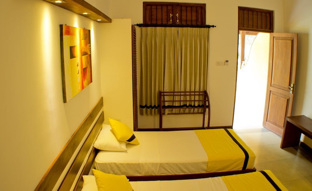 Hotel Alakamanda Deluxe Double Room