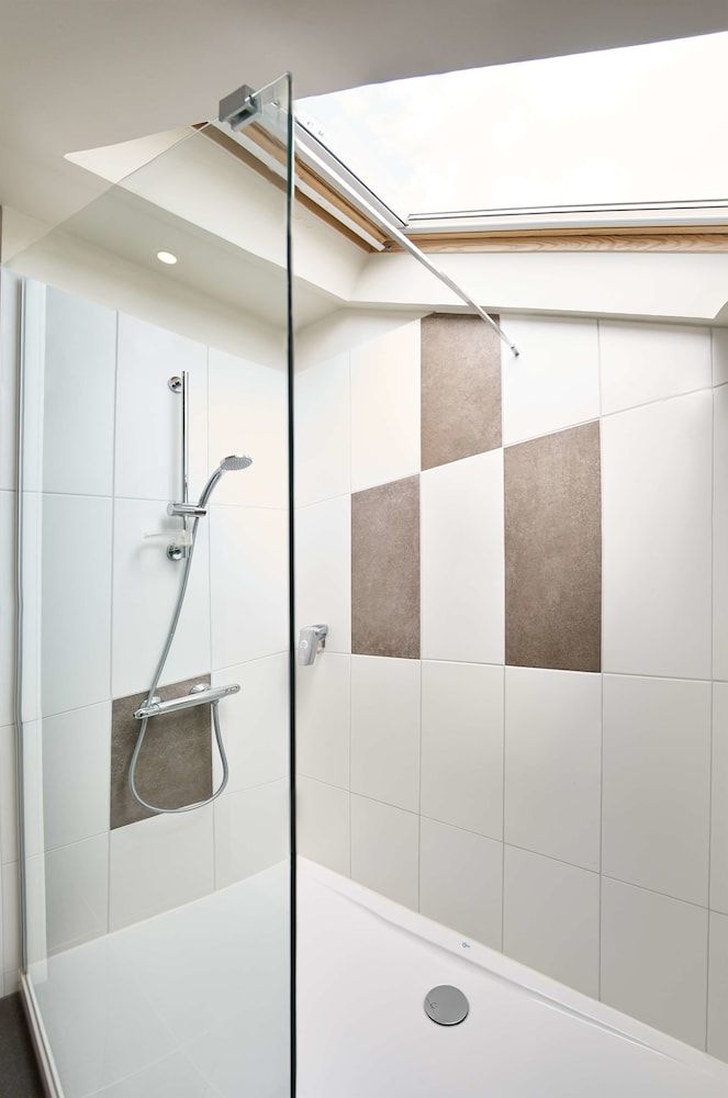 Best Western Hotel Wavre Family Room, 1 King Bed, Non Smoking (with Sofabed) 7