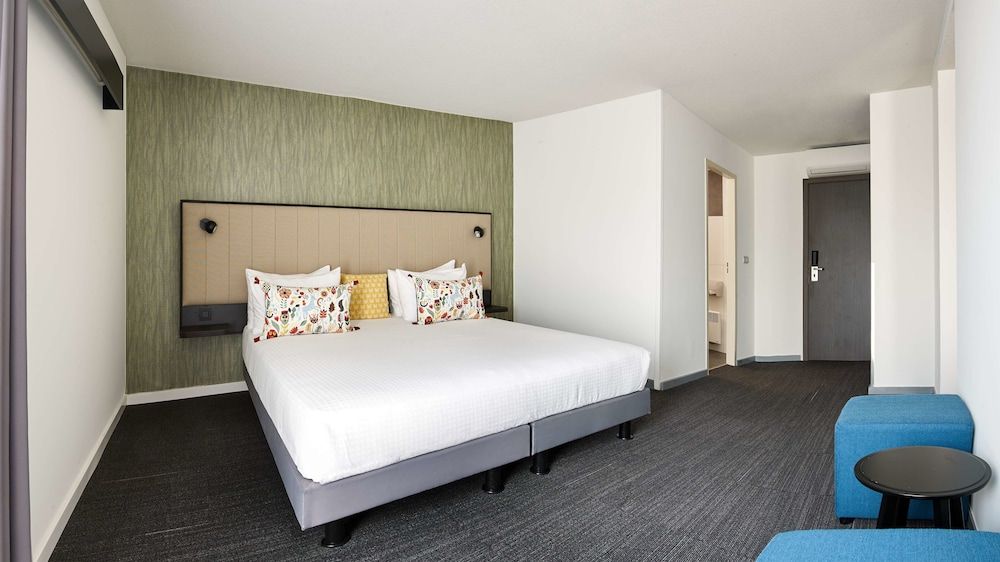 Best Western Hotel Wavre Family Room, 1 King Bed, Non Smoking (with Sofabed) 4