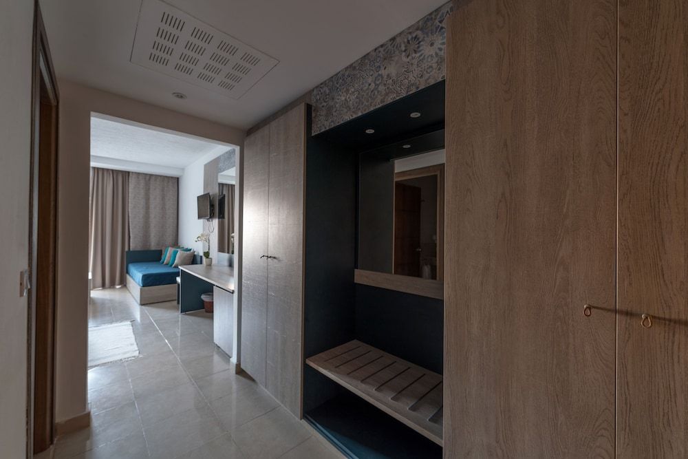 Mahdia beach & aquapark Triple Room 5