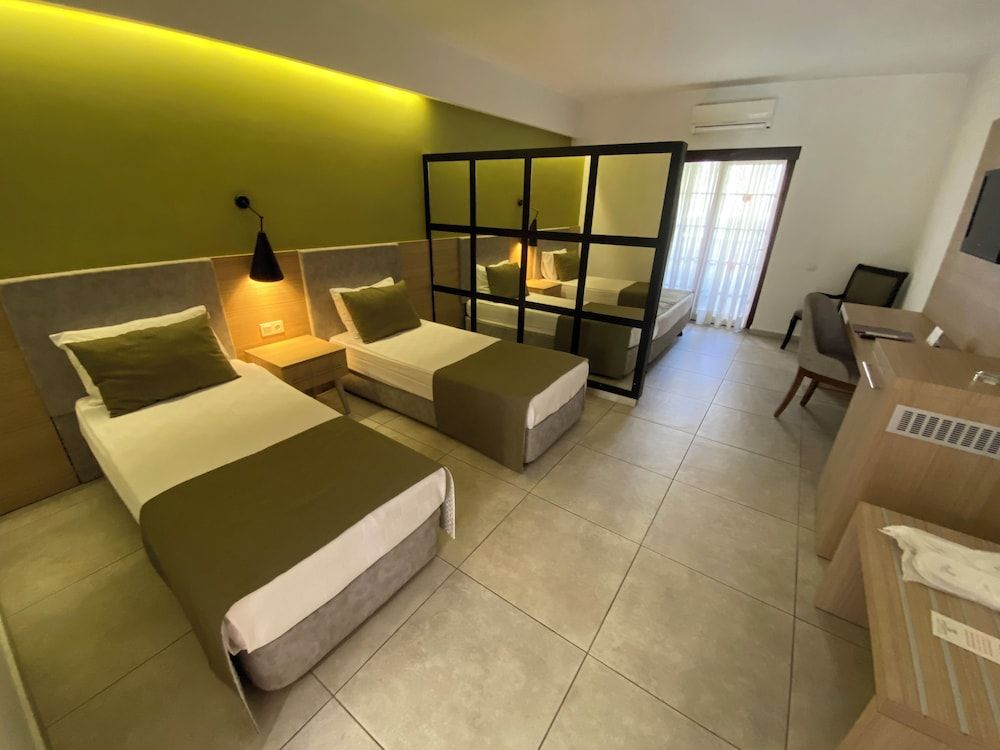 Club Family Room (4 Pax)
