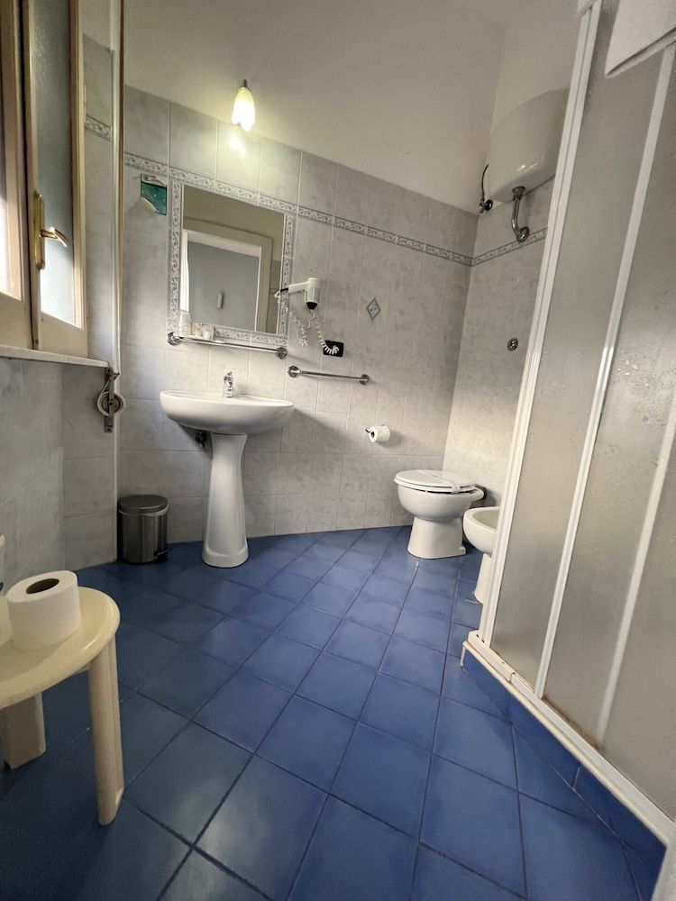 Lungomare Hotel Standard Double Room 3