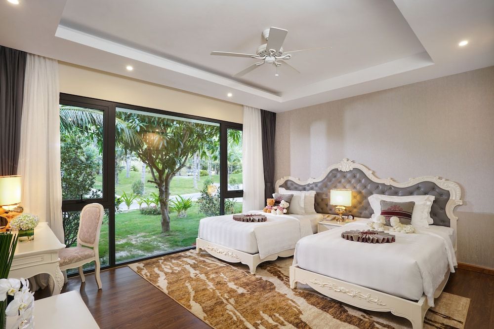 Four Bedrooms Villa - Private Pool - VinWonders Park Access