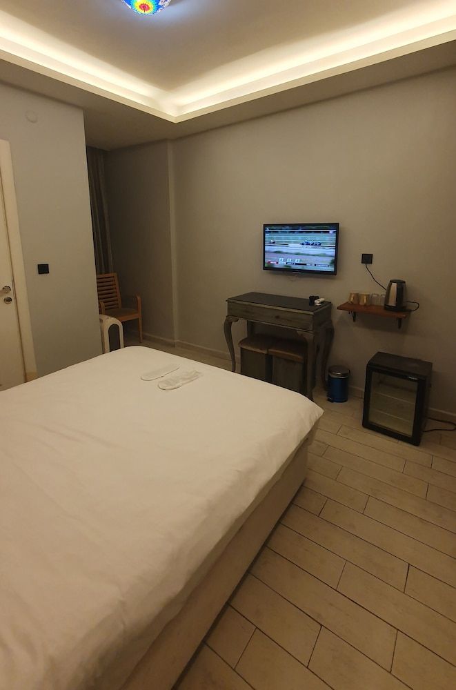 A Plus Residence Economy Room 9