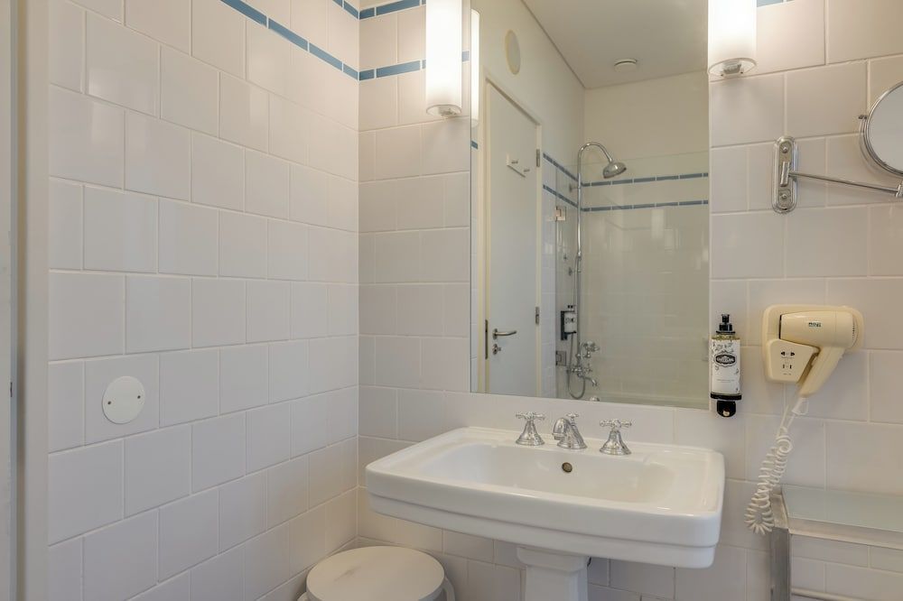 Pousada da Serra da Estrela - Historic Hotel Family Room (Superior) 5