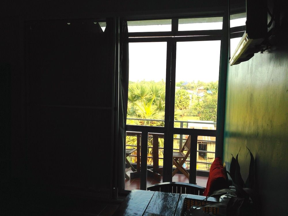 River Dolphin Hotel Economy 3 3