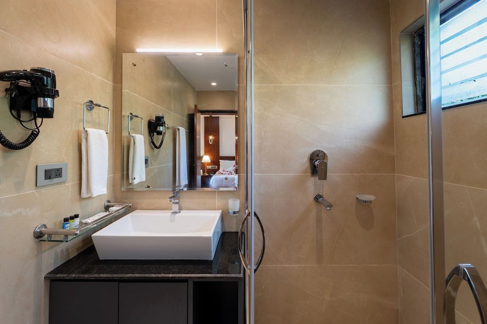 Hotel Seven Limited Deluxe Room 5