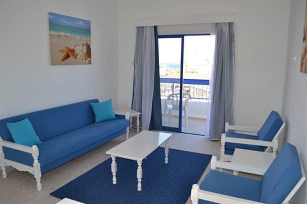 Flokkas Hotel Apartments Basic Apartment, 1 Bedroom, Pool View 2