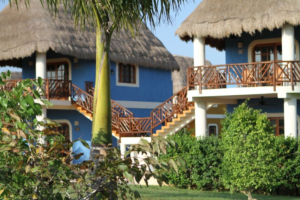 Hacienda Viva Sotuta de Peón Superior Room, 1 King Bed, Balcony, Courtyard View (Palapa Roof) 3