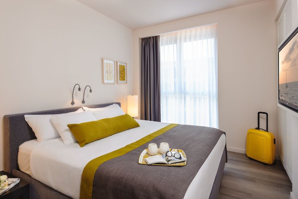 Herods Herzliya Executive Room, Balcony, Pool View 4