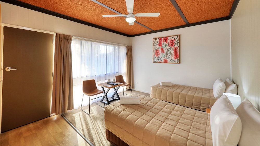 Motel Meneres Premium Twin Room 2