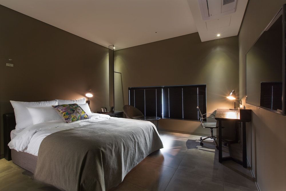 SR Hotel Magok Run of House (Random Assignment at Check-in) 2