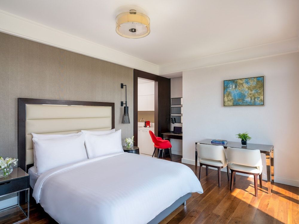 Junior Suite, 1 Queen Bed with Sofa bed, Sea View