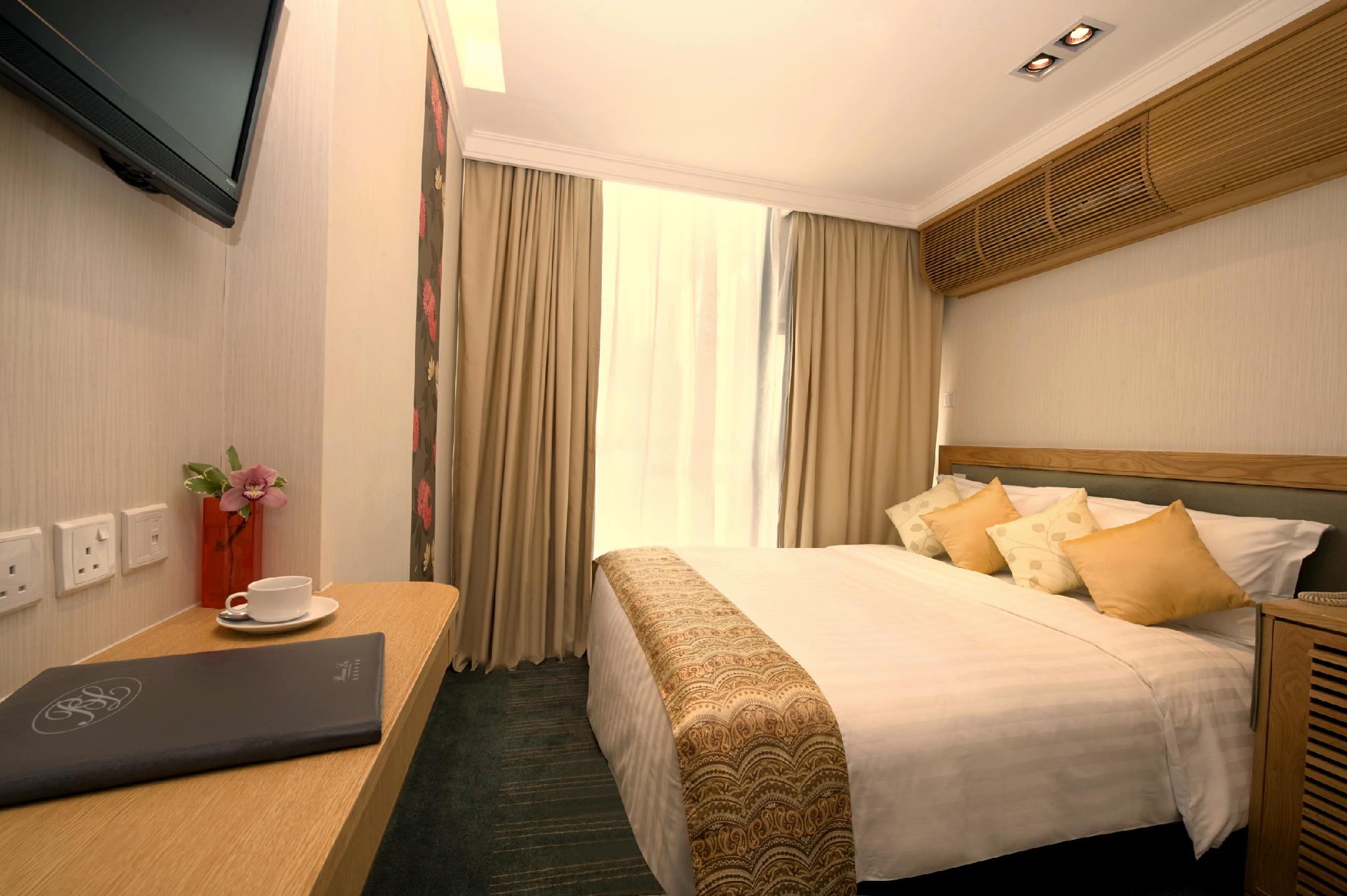 Bishop Lei International House Standard Double Room