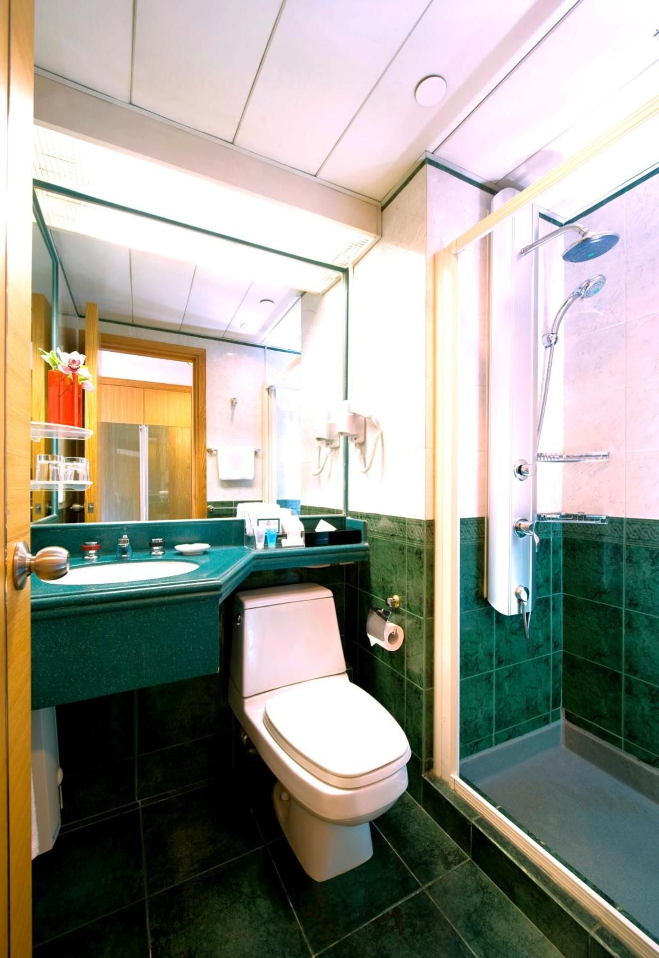 Bishop Lei International House Standard Double Room 3