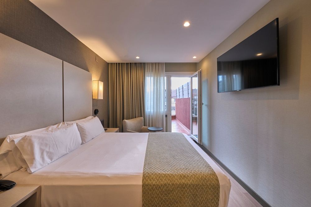 undefined Catalonia Park Putxet Hotel 4