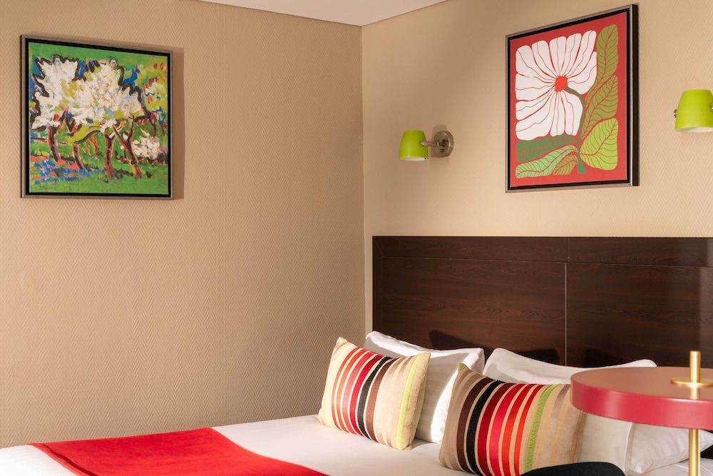 Hotel Chatillon Paris Montparnasse Superior Triple Room 2
