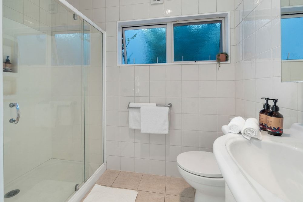 ASURE Admirals View Motel Ground Floor Studio 4