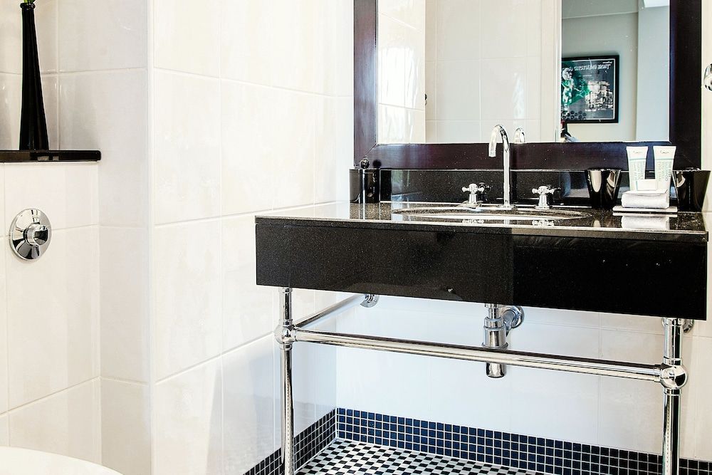 Malmaison Edinburgh Standard Double Room 4