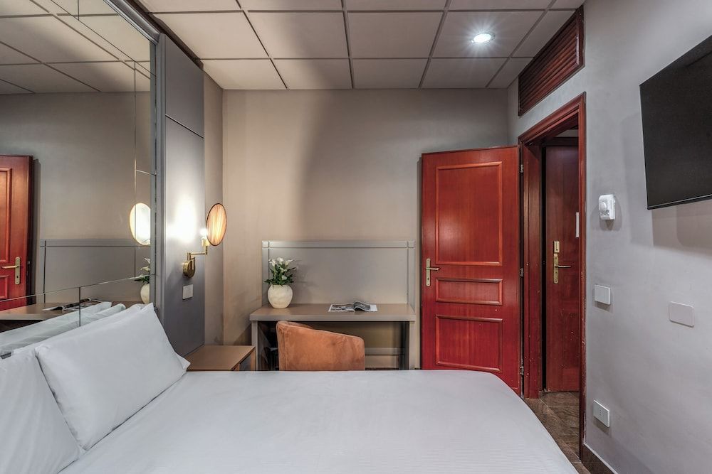 Hotel Madison Small Double Room 5