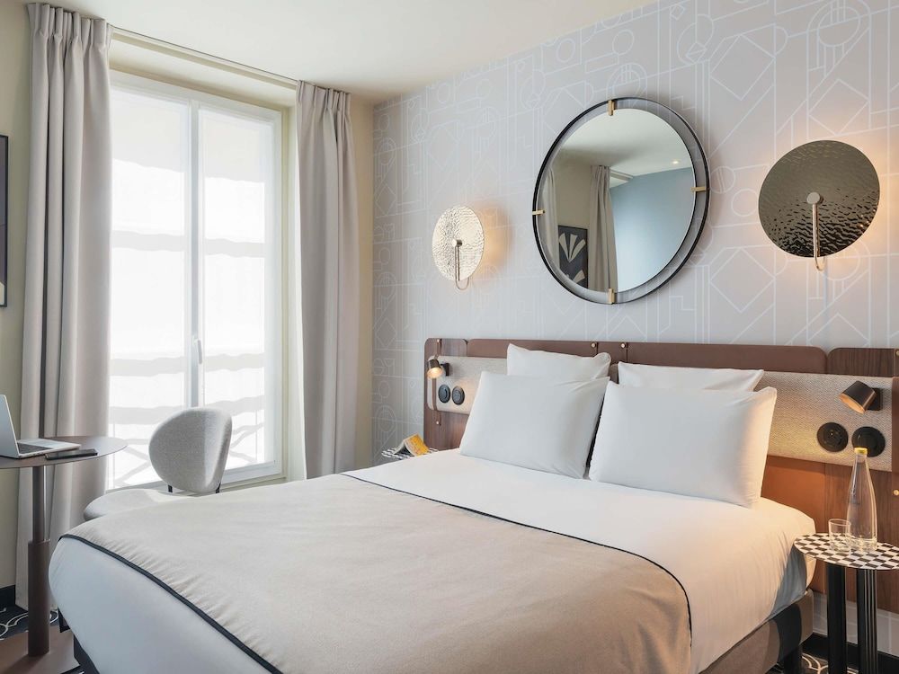 Mercure Paris Opera Grands Boulevards Classic Room, 1 Double Bed 3