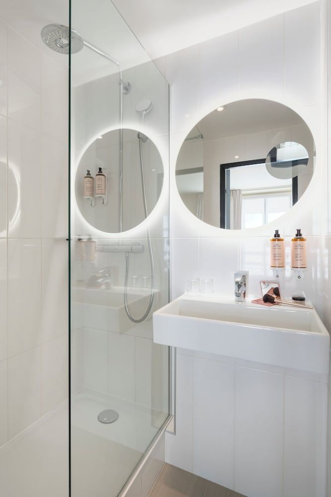 Mercure Paris Opera Grands Boulevards Classic Room, 1 Double Bed 6