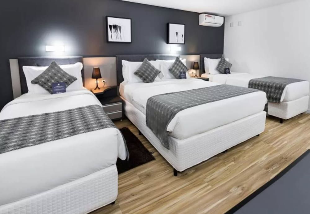 Superior Room (cama casal + 2 solteiros)