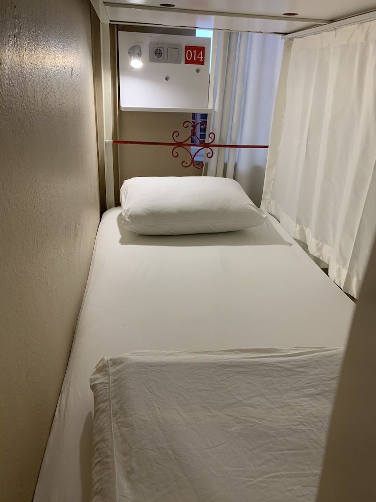 Antique Hostel & Guesthouse Shared Dormitory, Mixed Dorm, Shared Bathroom (Basement) 15