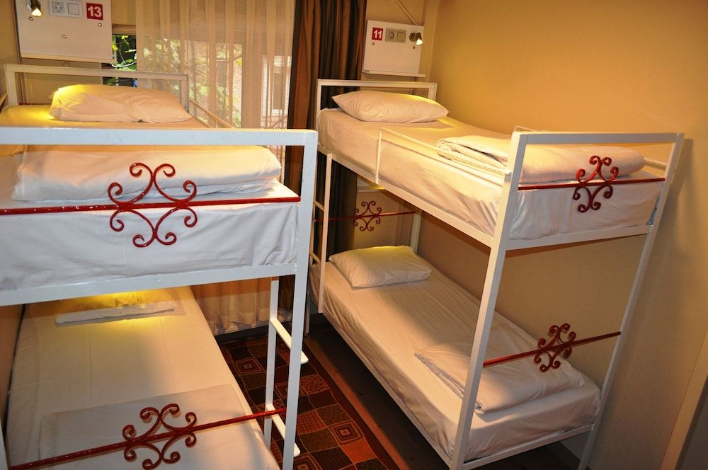 Antique Hostel & Guesthouse Shared Dormitory, Mixed Dorm, Shared Bathroom (Basement) 10