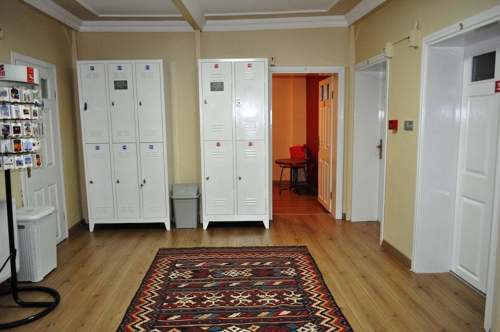 Antique Hostel & Guesthouse Shared Dormitory, Mixed Dorm, Shared Bathroom (Basement) 14