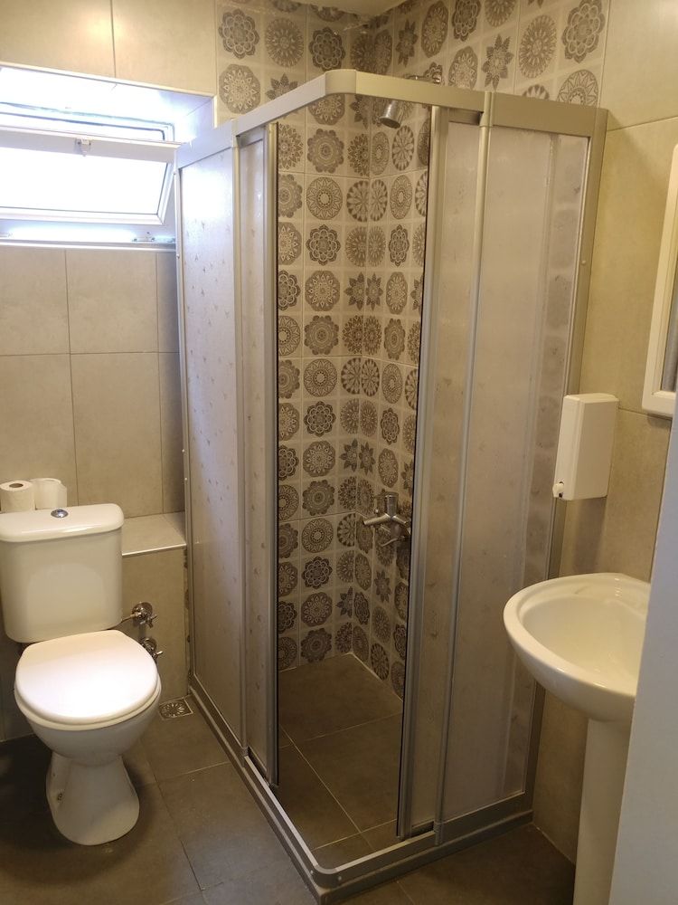 Antique Hostel & Guesthouse Shared Dormitory, Mixed Dorm, Shared Bathroom (Basement) 39