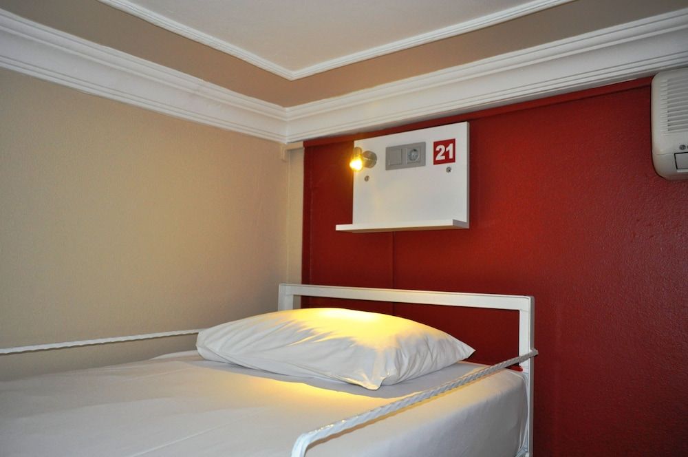 Antique Hostel & Guesthouse Shared Dormitory, Mixed Dorm, Shared Bathroom (Basement) 33