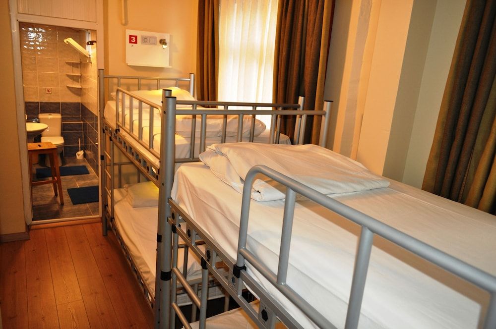 Shared Dormitory, Women only