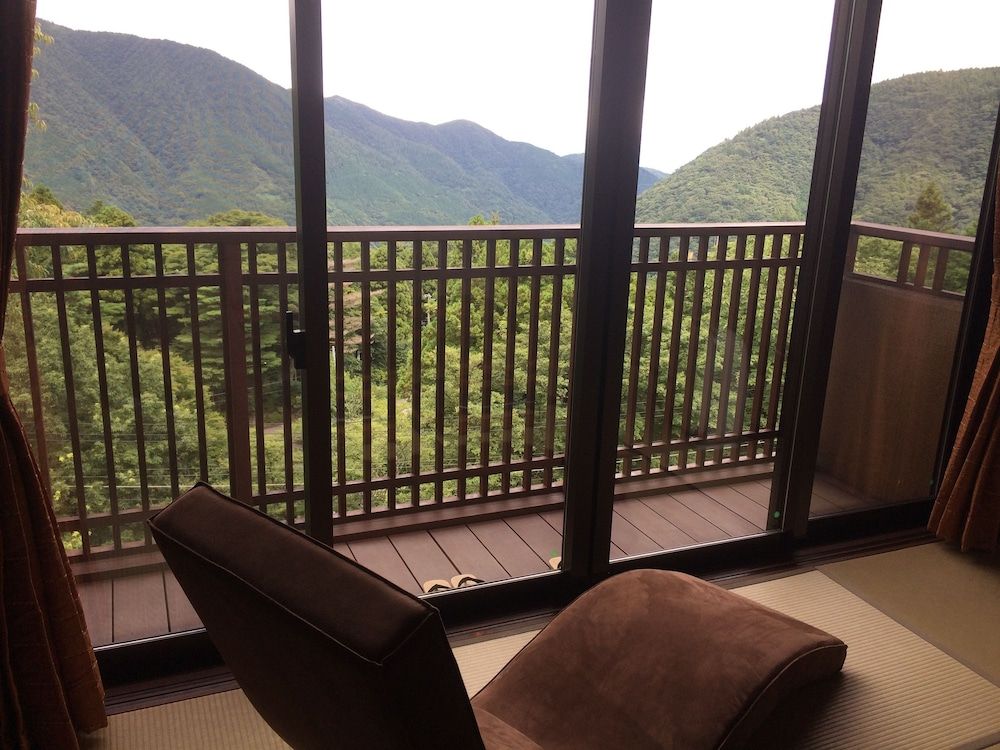 J/W Room,Hakone-MainB-including Kaiseki dinner and Japanese set breakfast(both with fish & seafood)