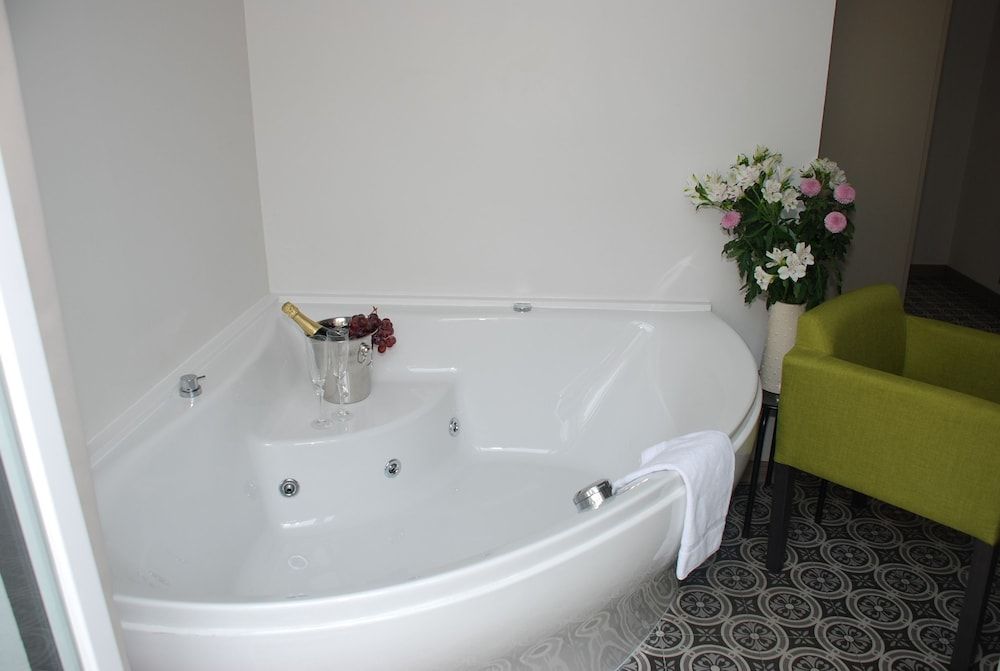 Hotel San Lorenzo Boutique Romantic Double Room, 1 Bedroom, Hot Tub 8