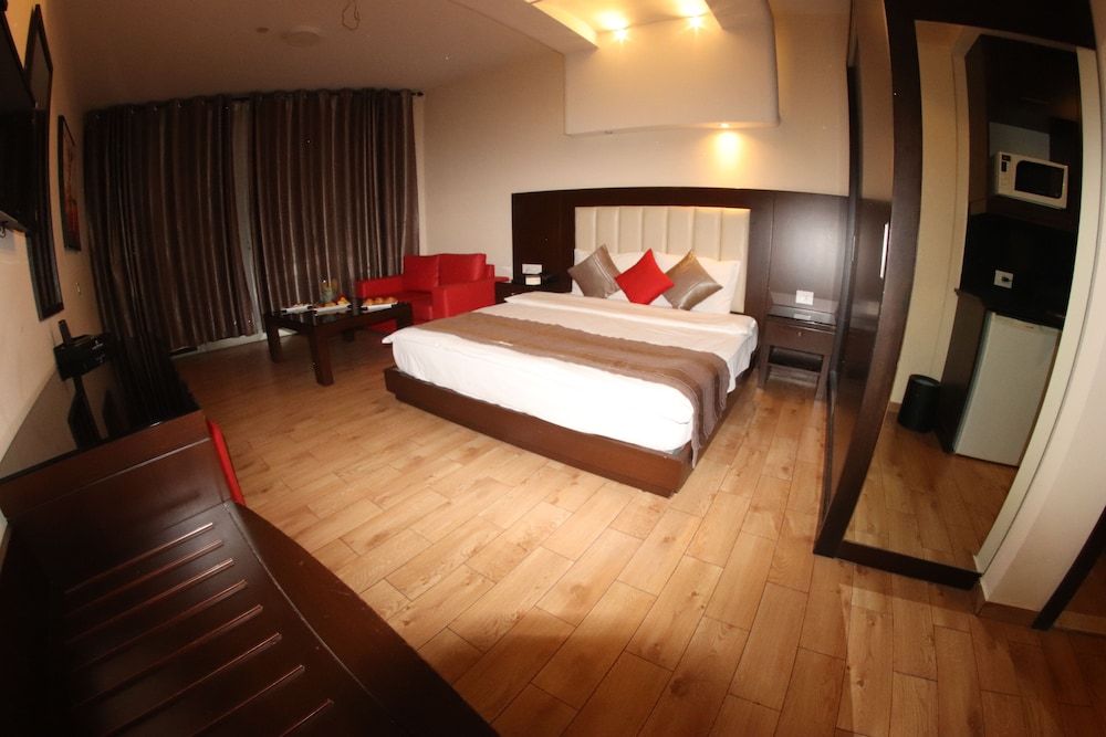 Jounieh Suites Hotel Deluxe Room 3