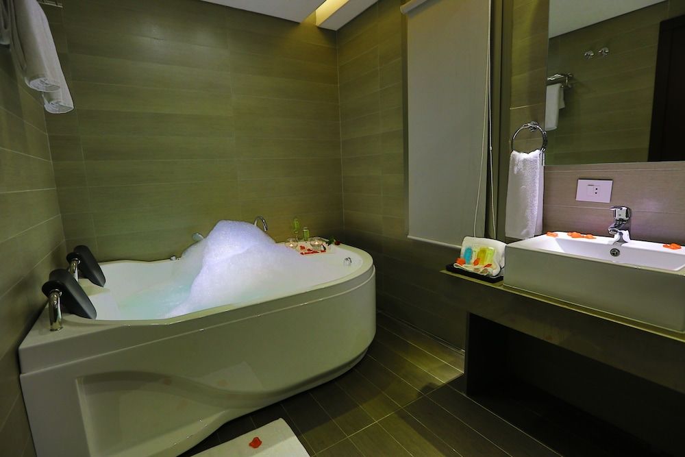 Jounieh Suites Hotel Suite, 2 Bedrooms 8