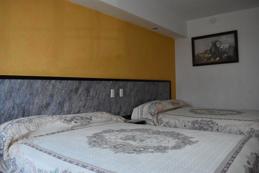 Hotel Baluarte Standard Double Room 5