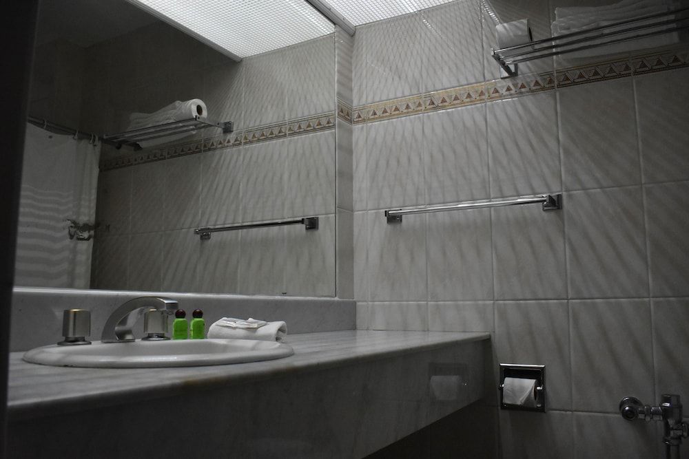 Hotel Baluarte Standard Double Room 8