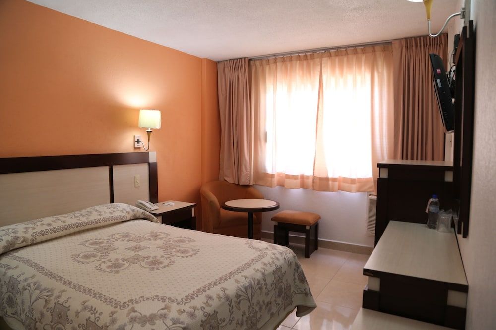 Hotel Baluarte Standard Room 3