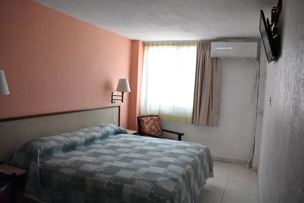 Hotel Baluarte Room, 1 King Bed 6