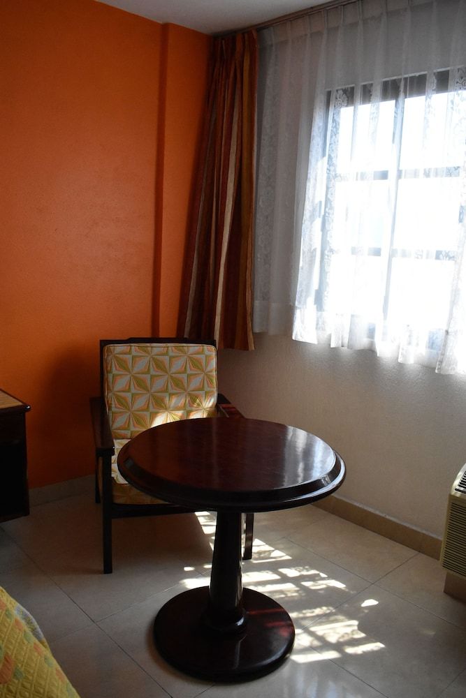 Hotel Baluarte Standard Room 9