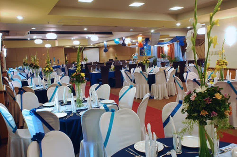 undefined Manila Manor Hotel 5